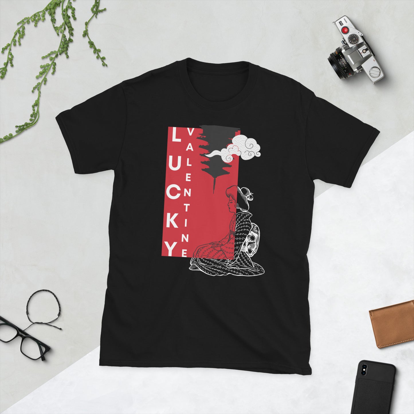 SITTING GEISHA TEE